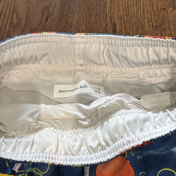 Abercrombie SpongeBob swim trunks. Sz 7/8 - Picture 3 of 4